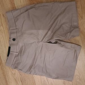 Banana Republic 9in core temp shorts